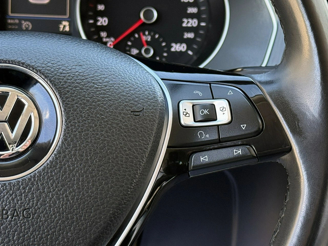 Volkswagen Passat - Zdjęcie 16