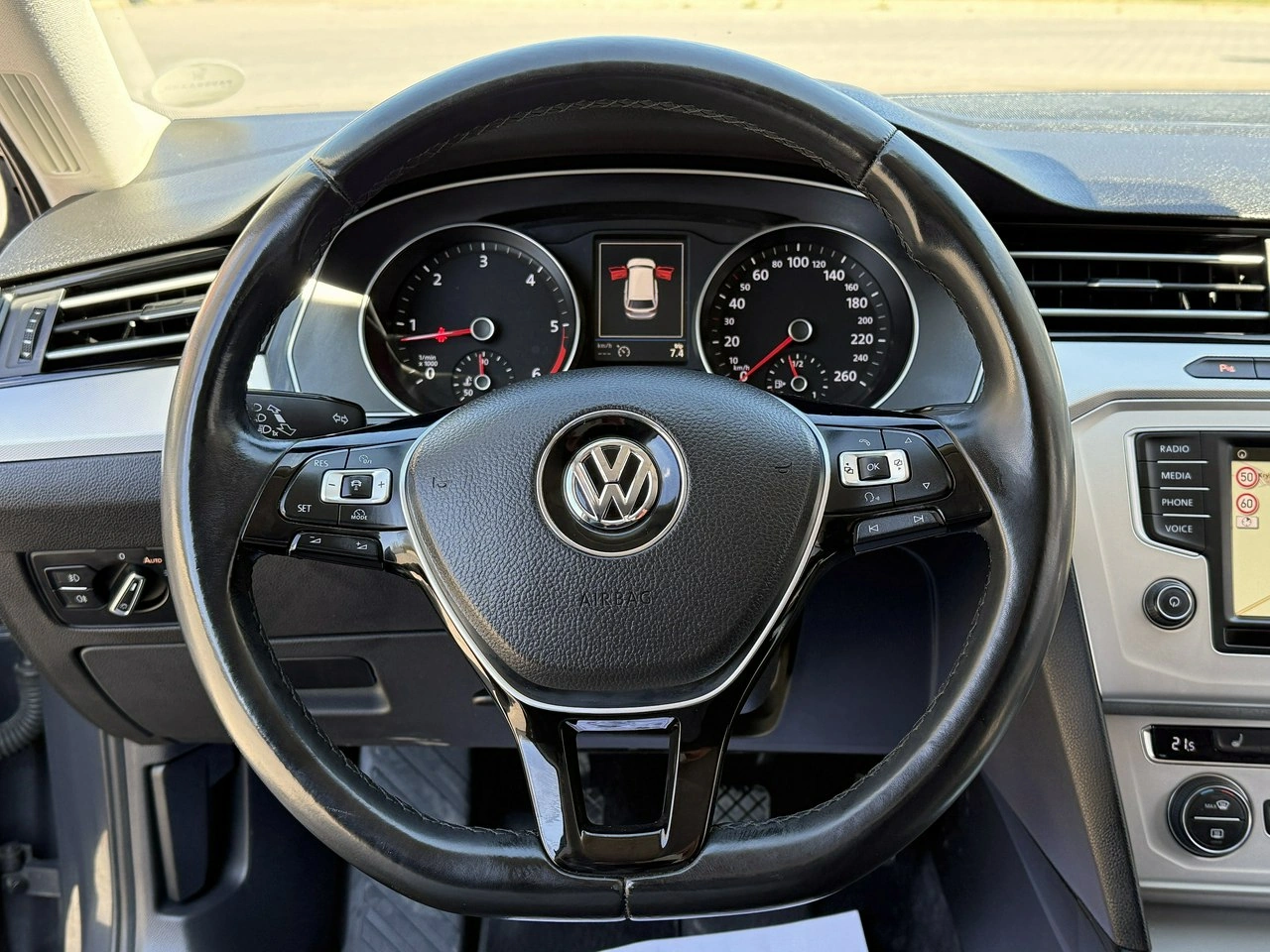 Volkswagen Passat - Zdjęcie 71