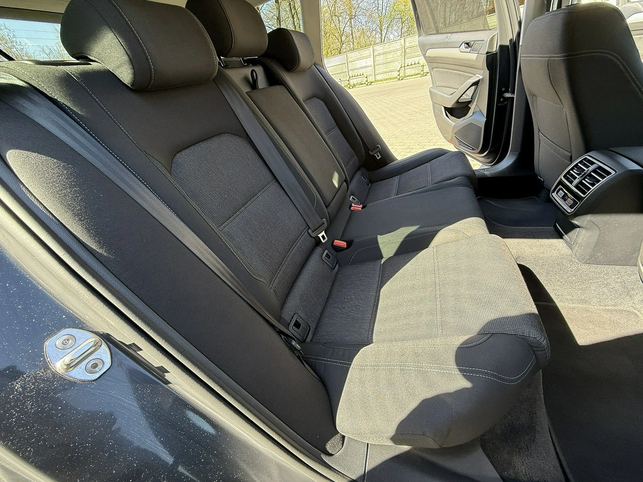 Volkswagen Passat - Zdjęcie 9