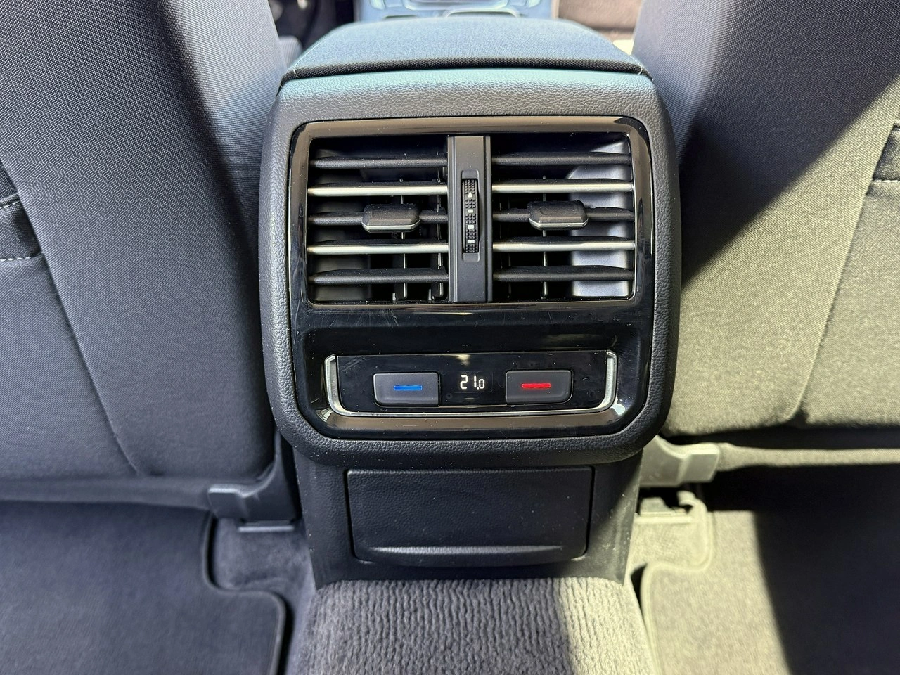 Volkswagen Passat - Zdjęcie 21