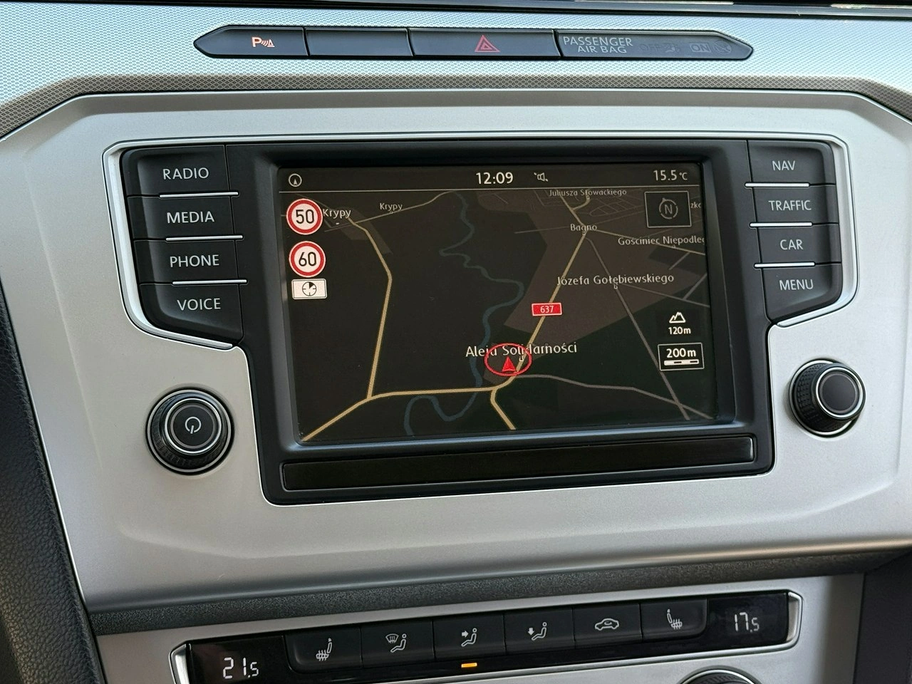 Volkswagen Passat - Zdjęcie 48