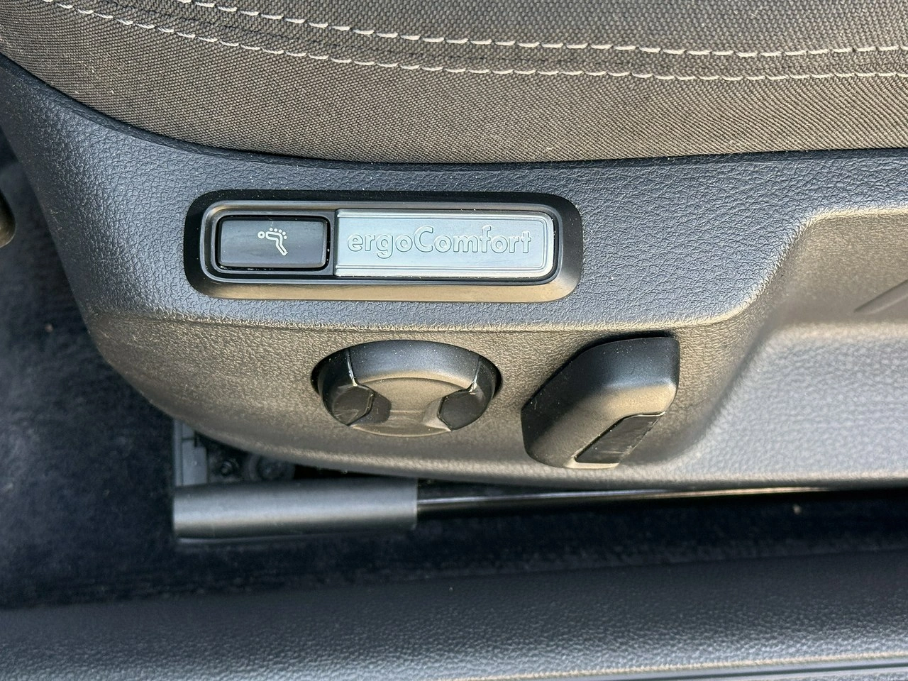 Volkswagen Passat - Zdjęcie 12