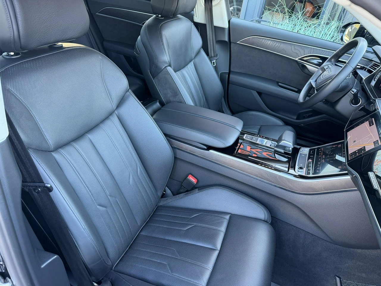 Audi A8 - Zdjęcie 25