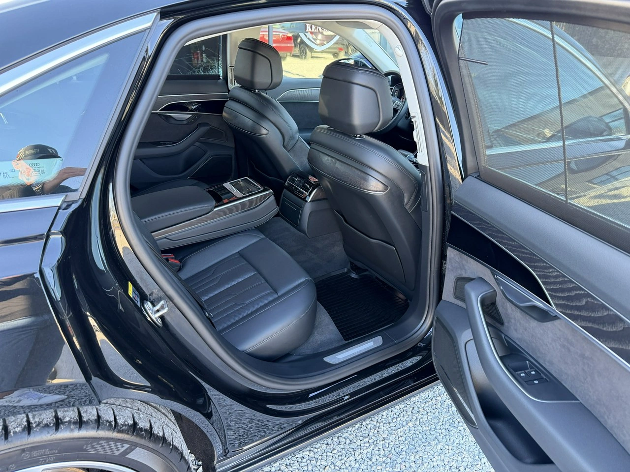 Audi A8 - Zdjęcie 30