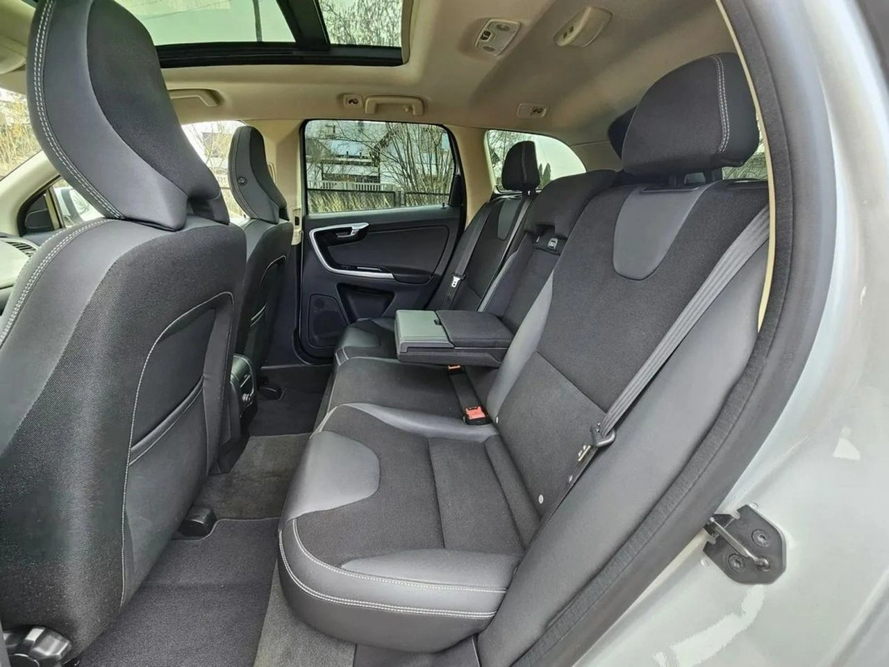 Volvo XC 60 - Zdjęcie 13