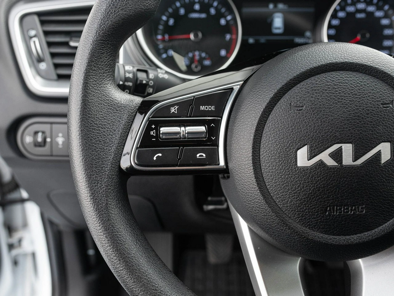 Kia Ceed - Zdjęcie 13