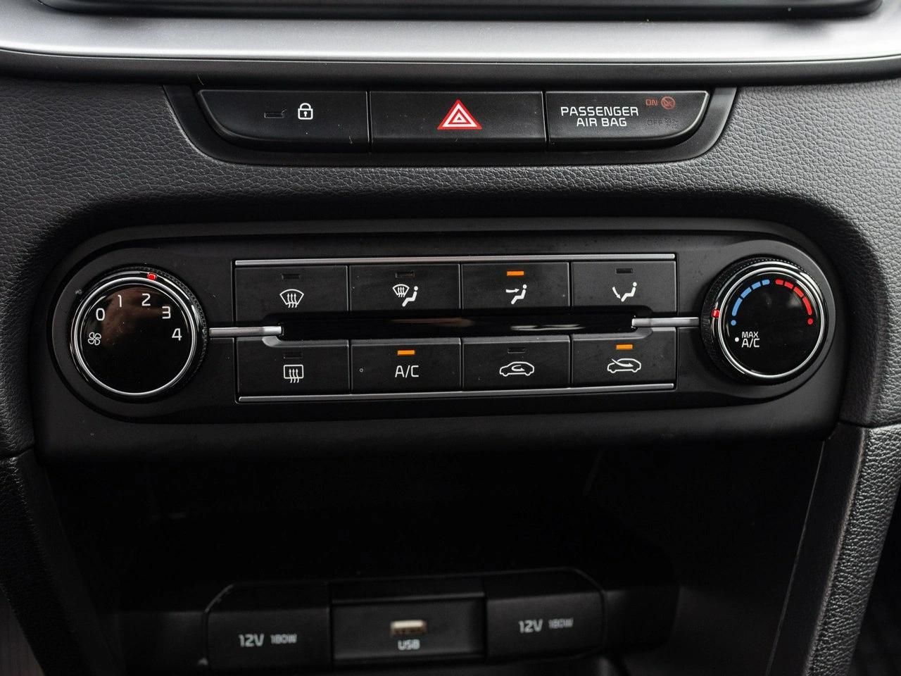 Kia Ceed - Zdjęcie 16