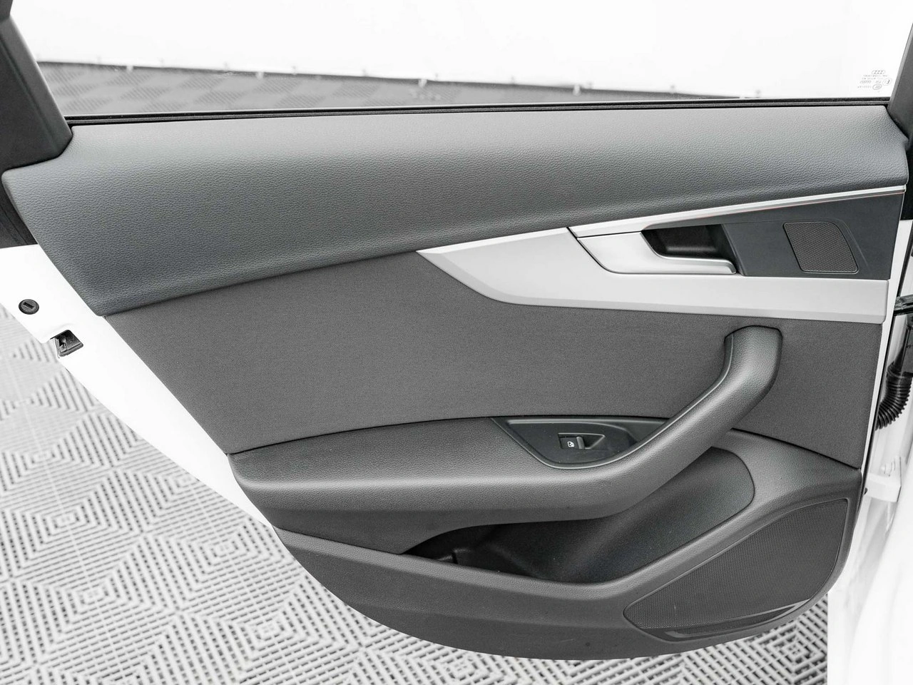 Audi A4 - Zdjęcie 25