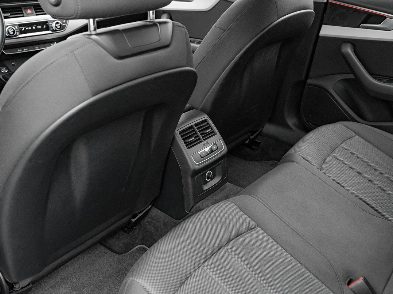 Audi A4 - Zdjęcie 26