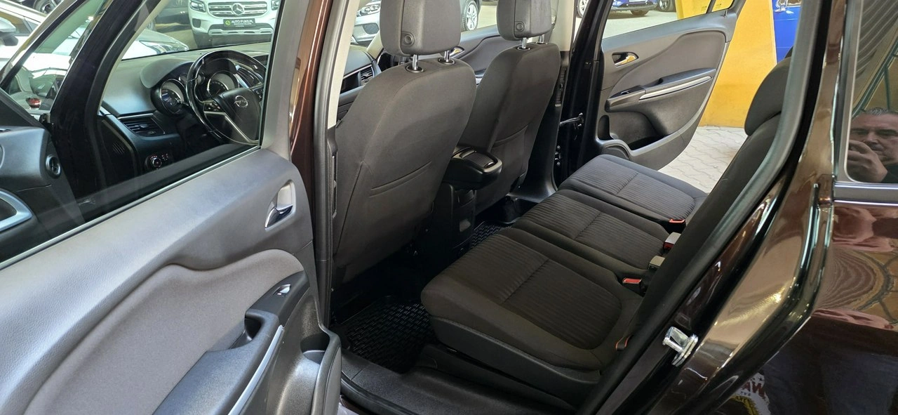 Opel Zafira - Zdjęcie 10