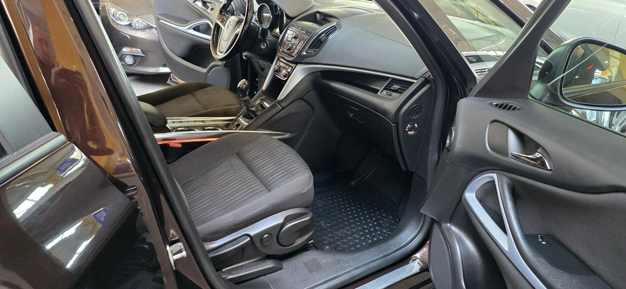 Opel Zafira - Zdjęcie 14