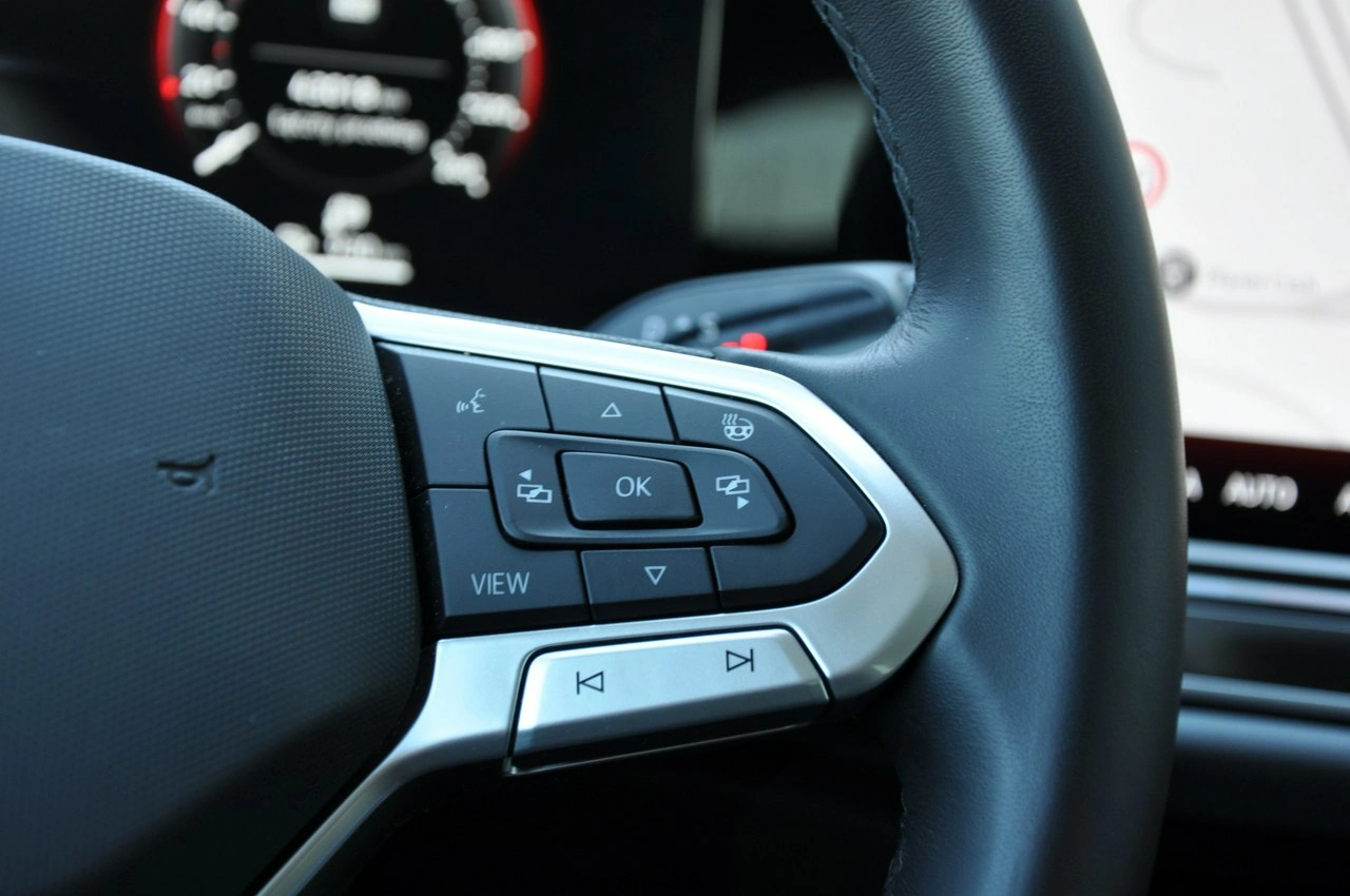 Volkswagen Passat Variant - Zdjęcie 15