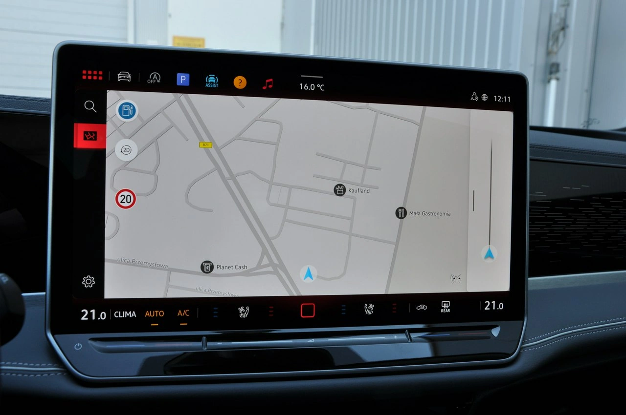 Volkswagen Passat Variant - Zdjęcie 18