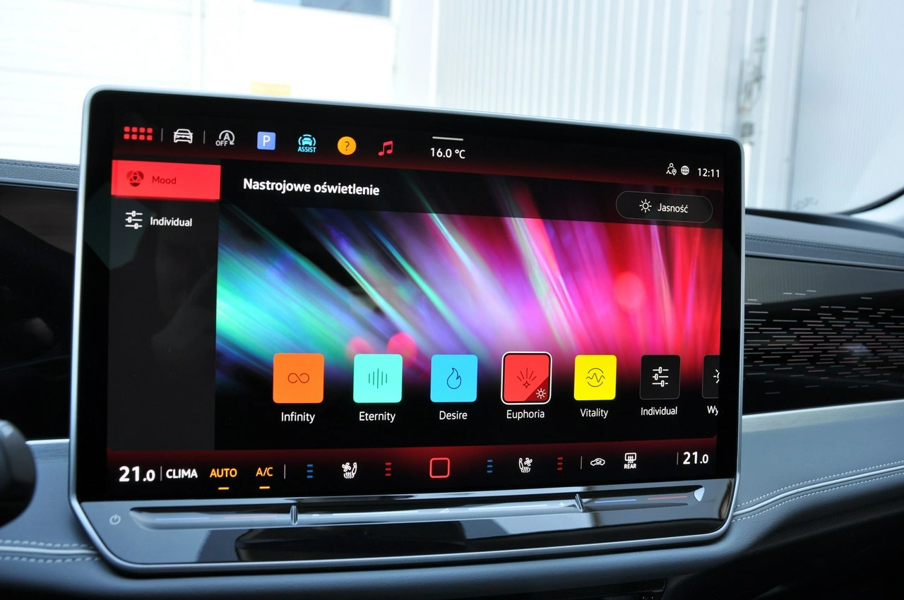 Volkswagen Passat Variant - Zdjęcie 21