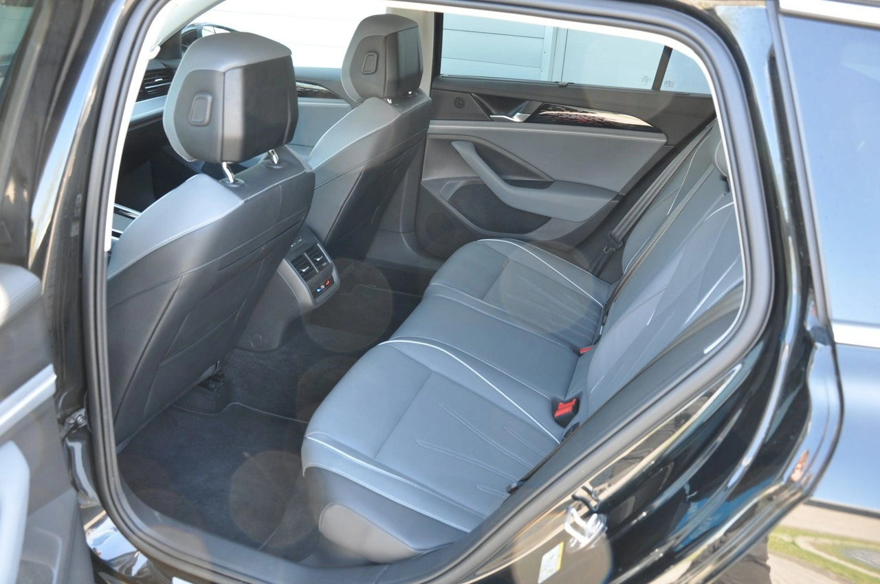 Volkswagen Passat Variant - Zdjęcie 26