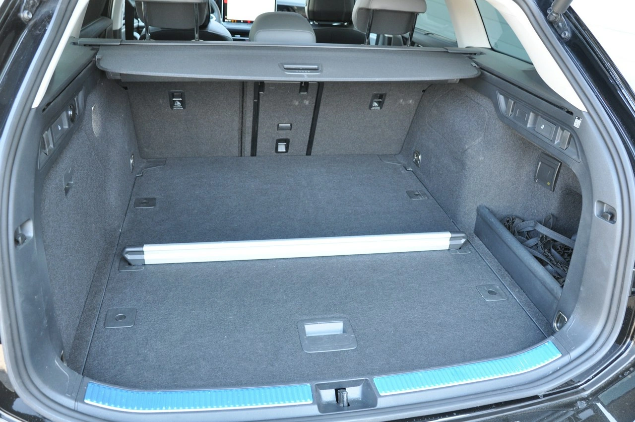 Volkswagen Passat Variant - Zdjęcie 31