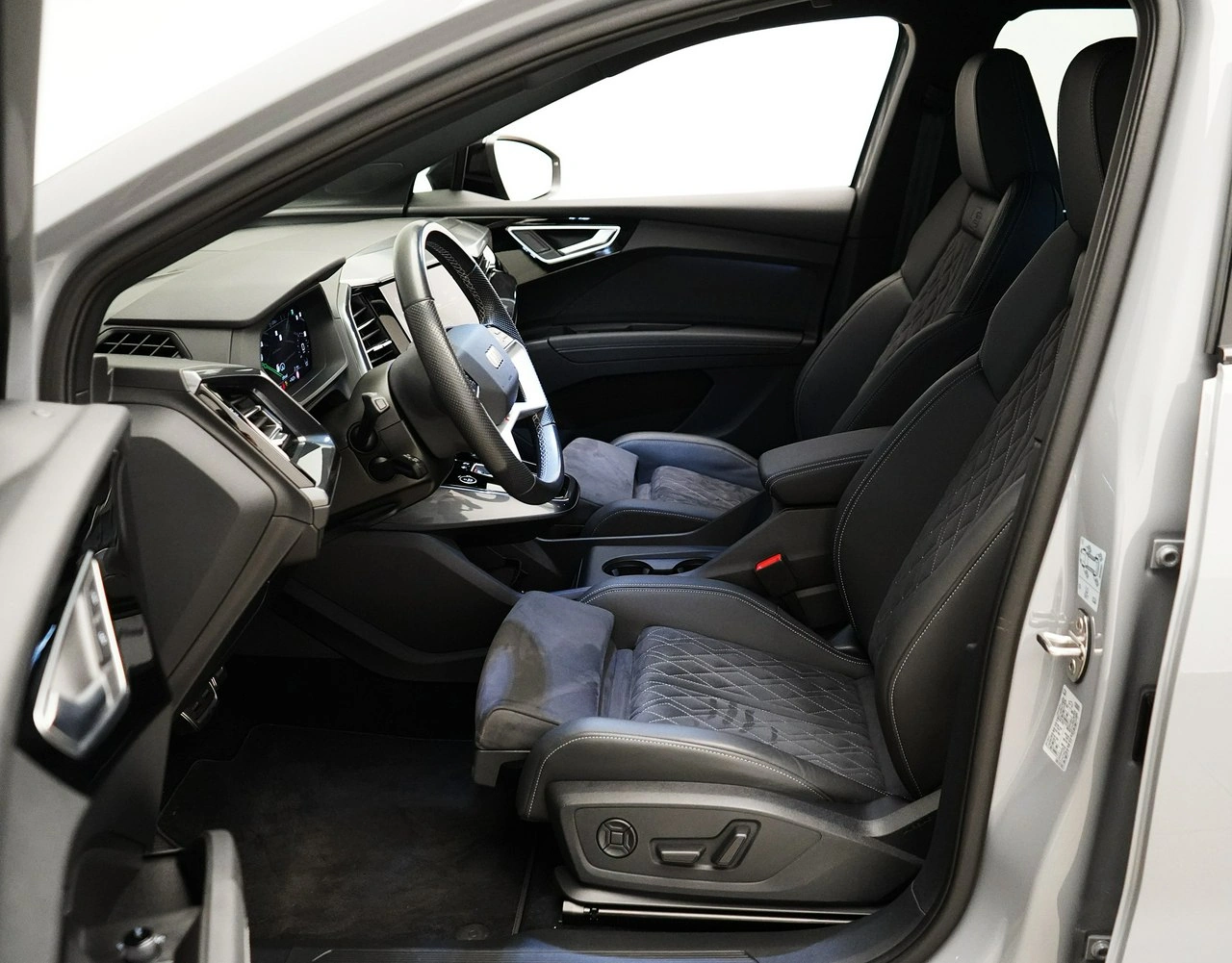 Audi Q4 e-tron - Zdjęcie 12