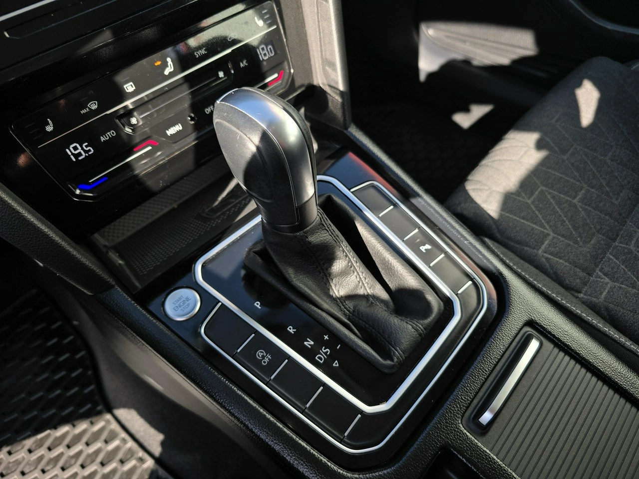 Volkswagen Passat - Zdjęcie 14