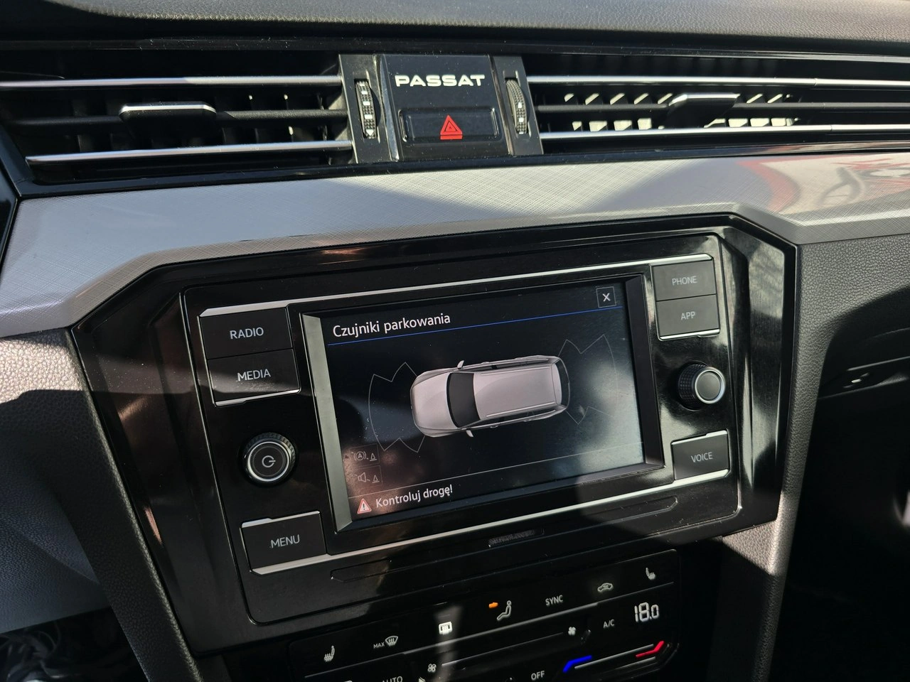 Volkswagen Passat - Zdjęcie 18