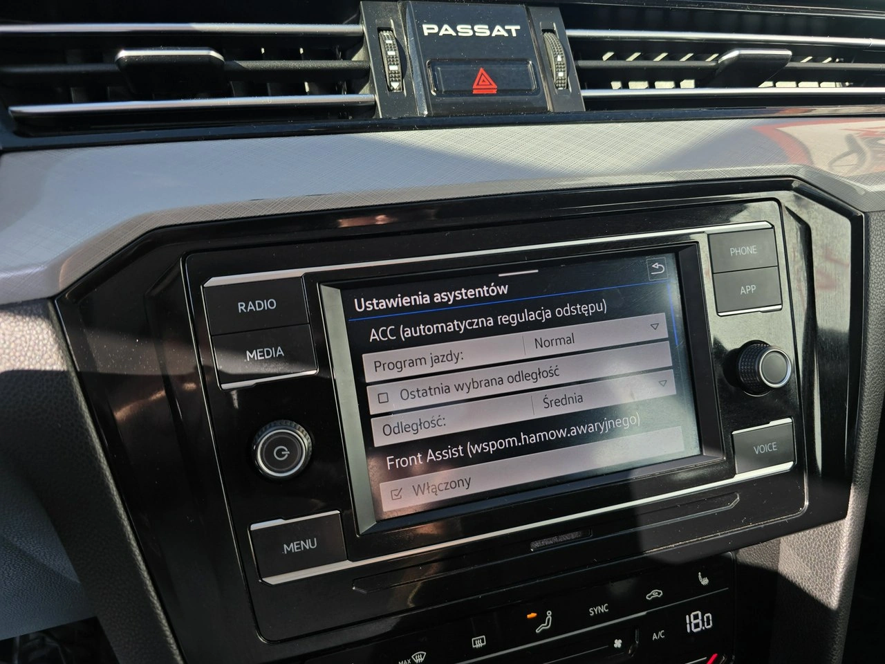 Volkswagen Passat - Zdjęcie 22