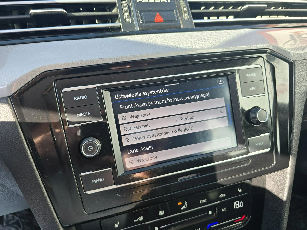 Volkswagen Passat - Zdjęcie 23