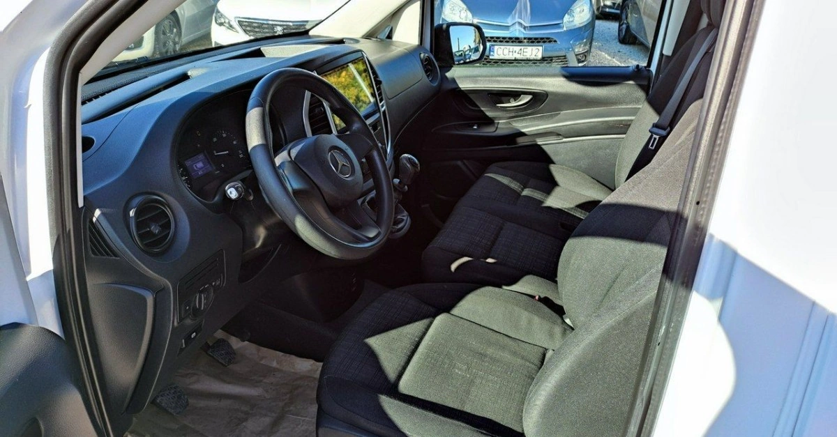 Mercedes-Benz Vito - Zdjęcie 26
