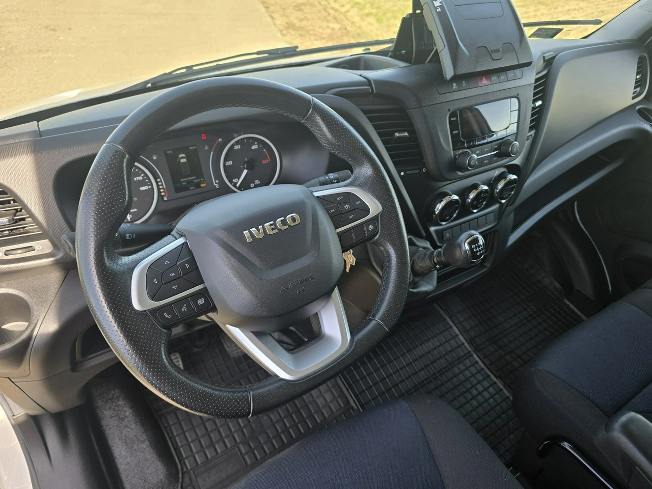 Iveco Daily - Zdjęcie 12