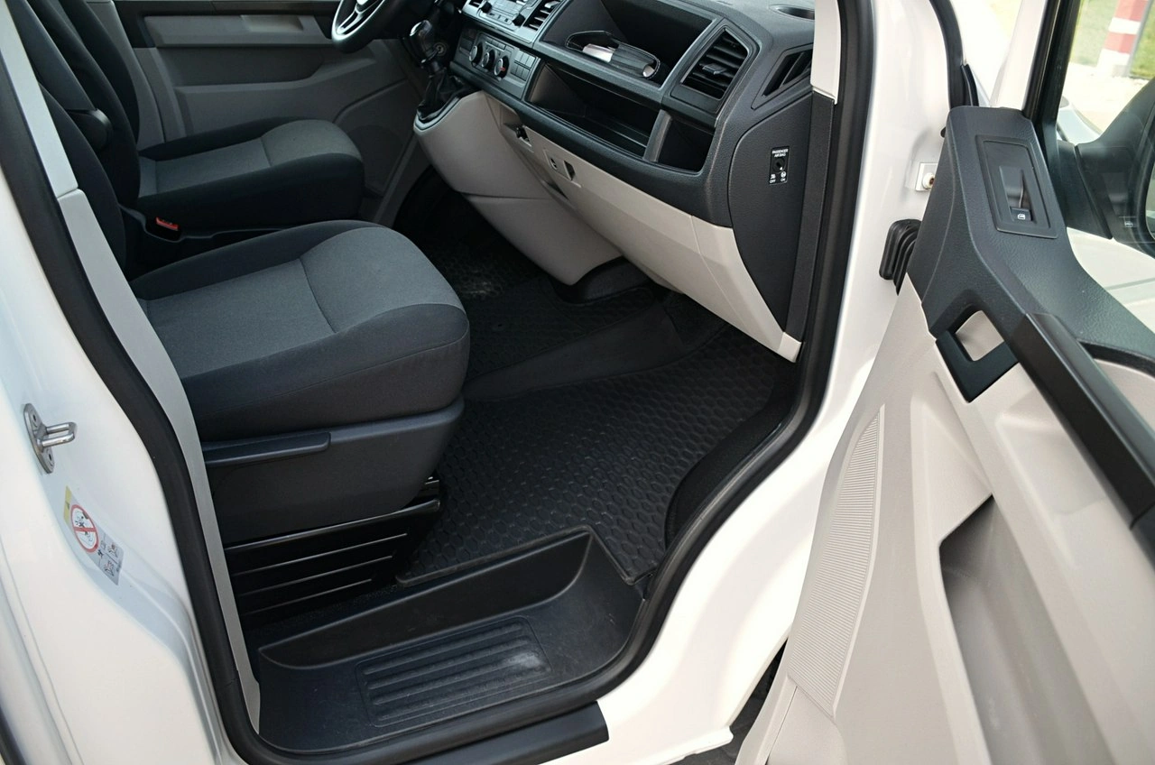 Volkswagen Transporter - Zdjęcie 19