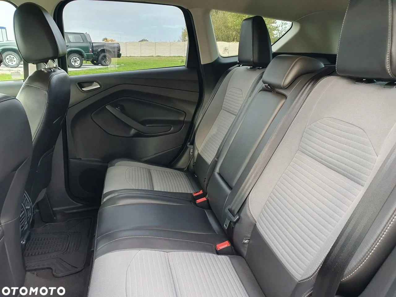 Ford Kuga - Zdjęcie 17