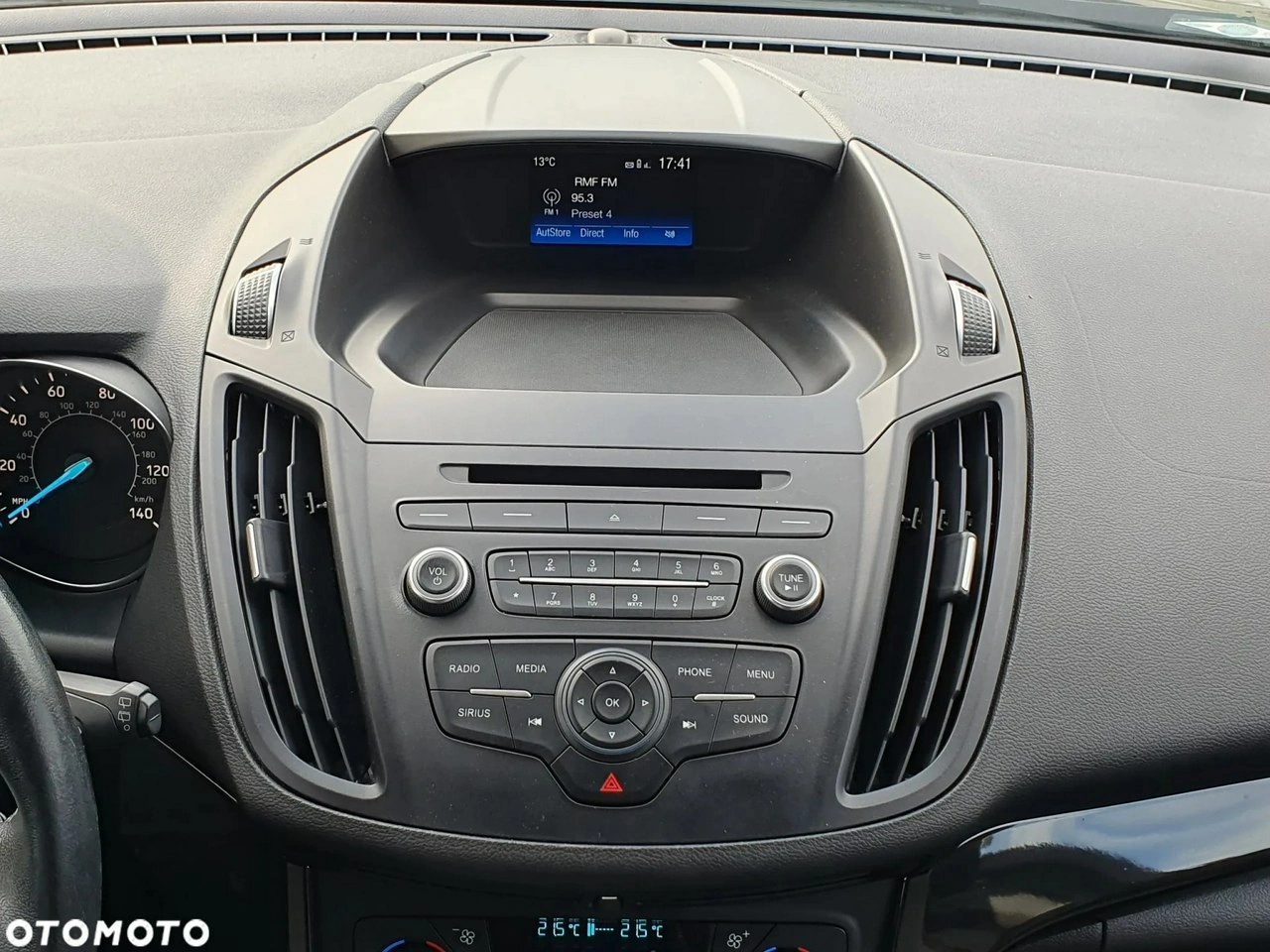 Ford Kuga - Zdjęcie 28