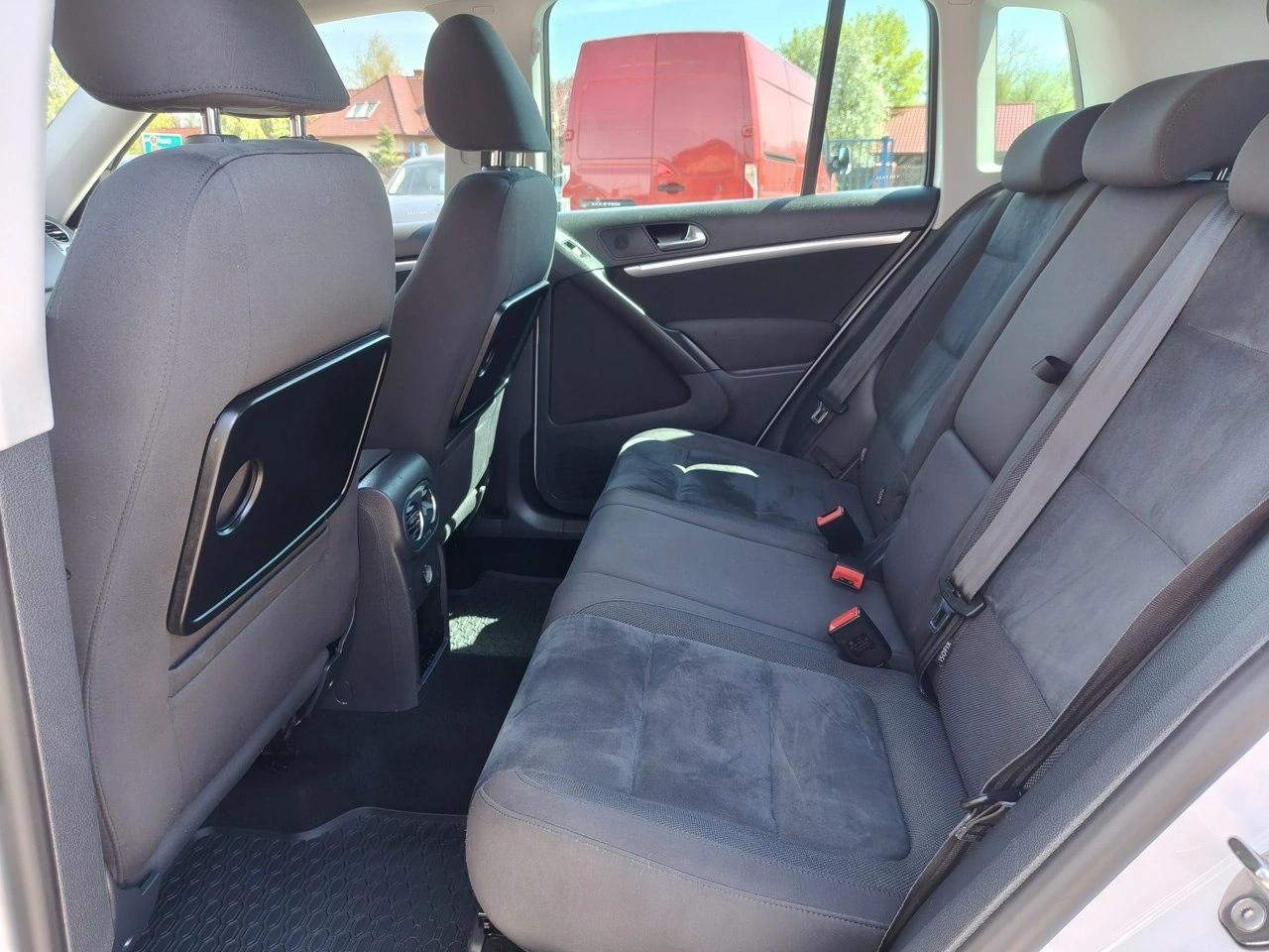 Volkswagen Tiguan - Zdjęcie 25