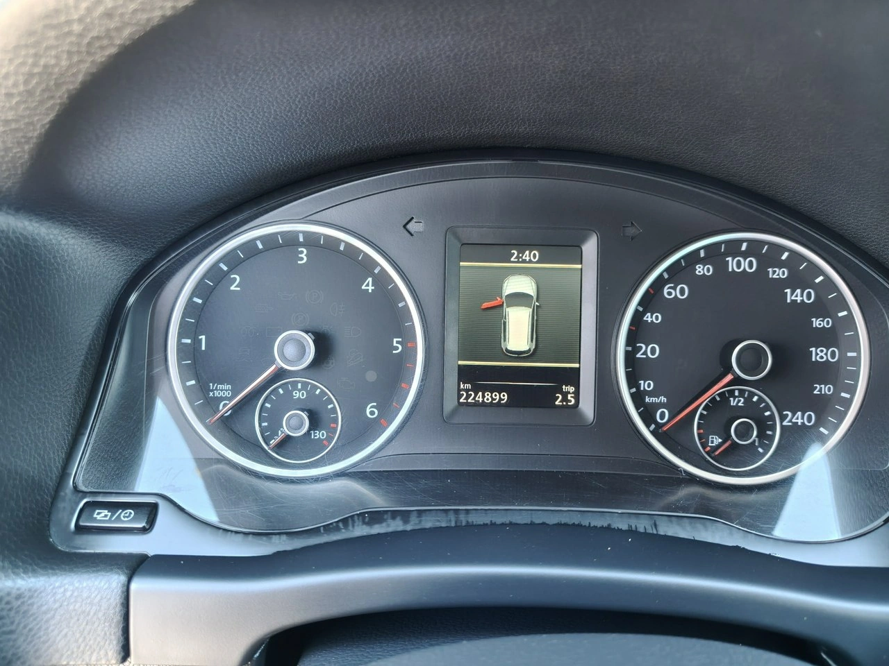 Volkswagen Tiguan - Zdjęcie 8