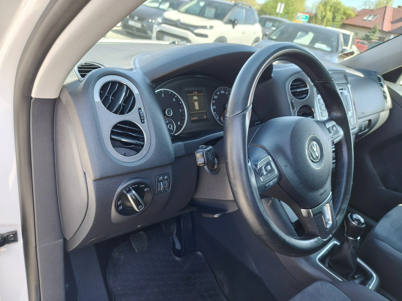 Volkswagen Tiguan - Zdjęcie 11
