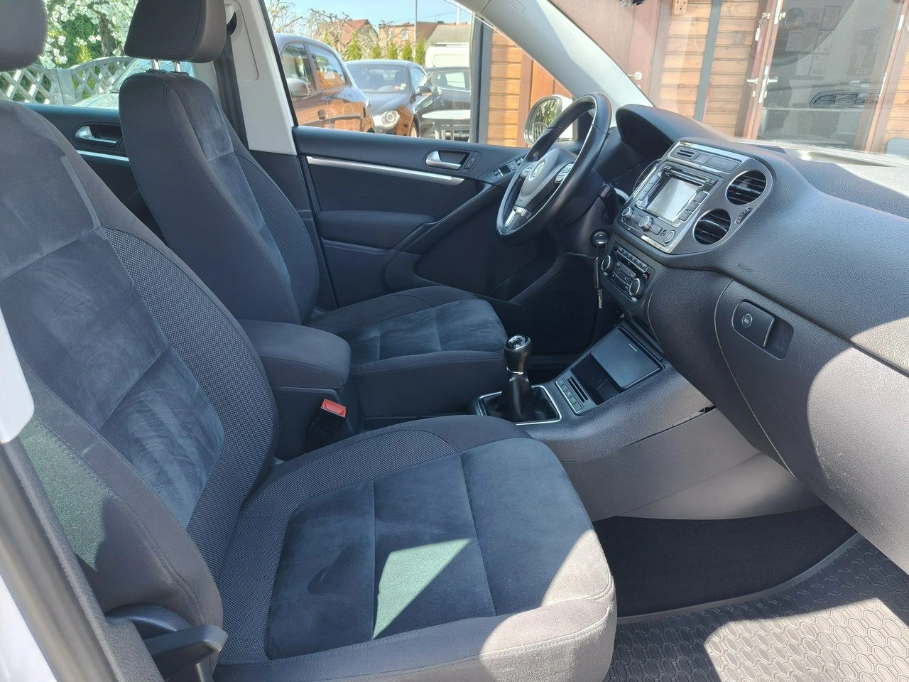 Volkswagen Tiguan - Zdjęcie 17