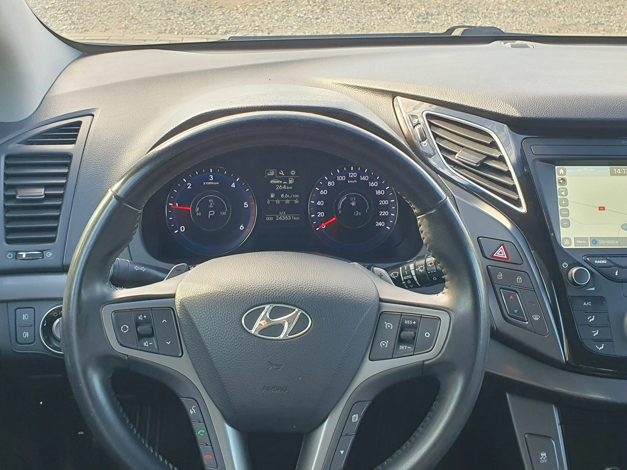 Hyundai i40 - Zdjęcie 28