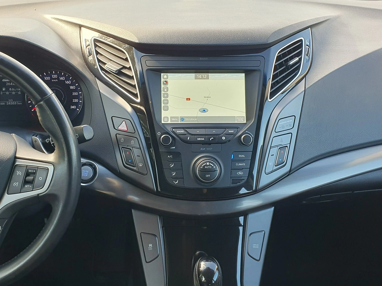 Hyundai i40 - Zdjęcie 30