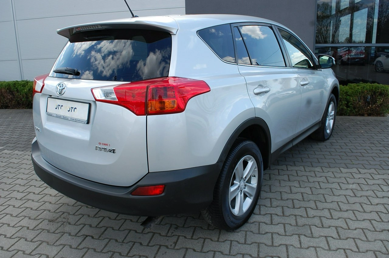 Toyota RAV-4 - Zdjęcie 13