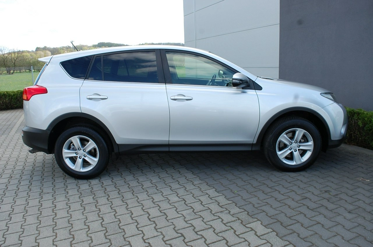 Toyota RAV-4 - Zdjęcie 18