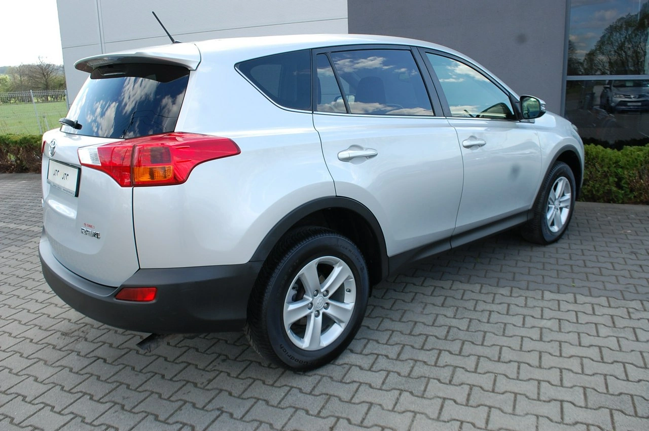 Toyota RAV-4 - Zdjęcie 19
