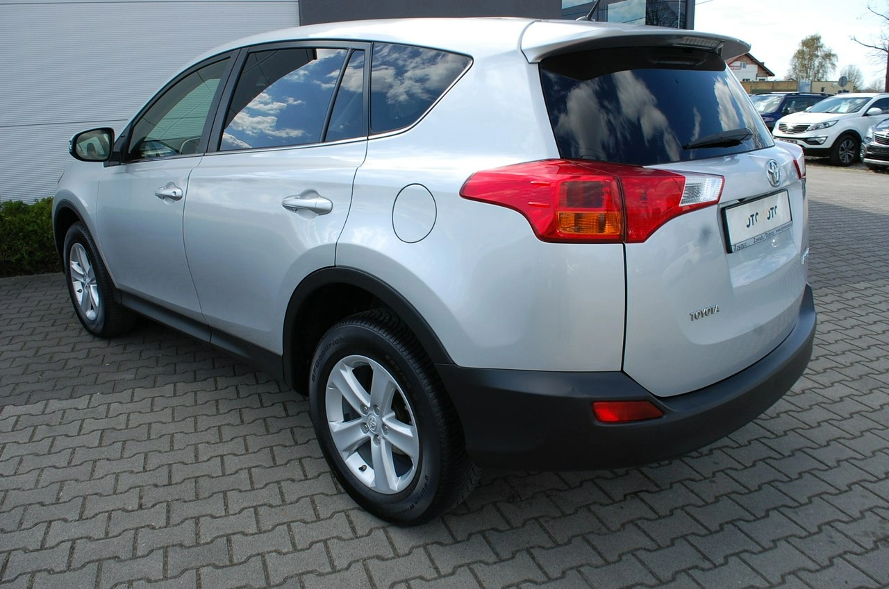 Toyota RAV-4 - Zdjęcie 2