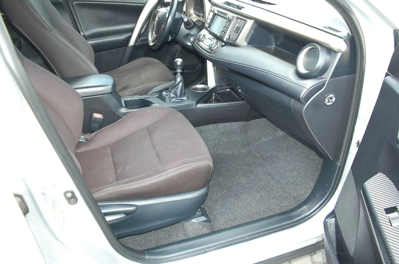 Toyota RAV-4 - Zdjęcie 6