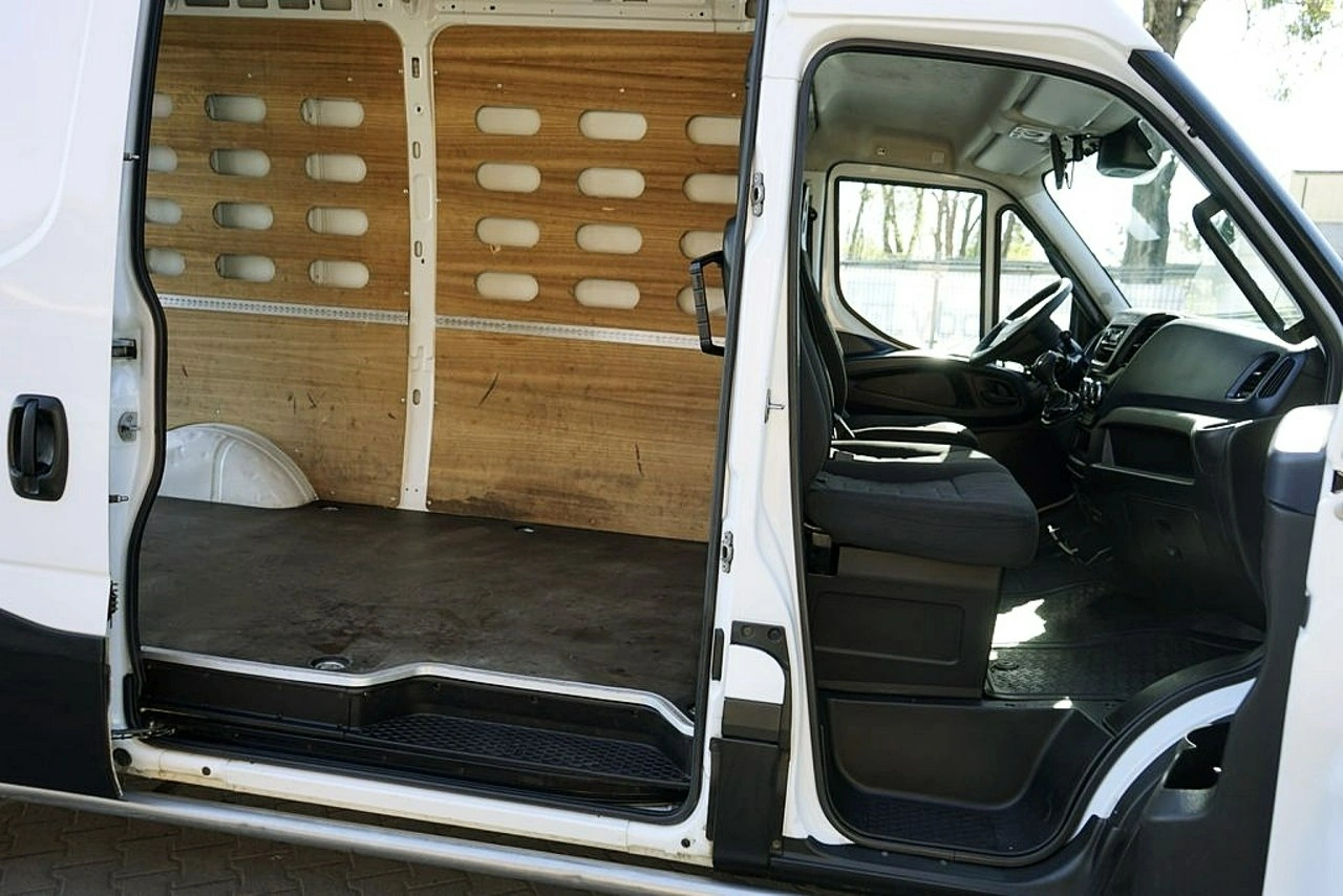 Iveco Daily 35S14 - Zdjęcie 13