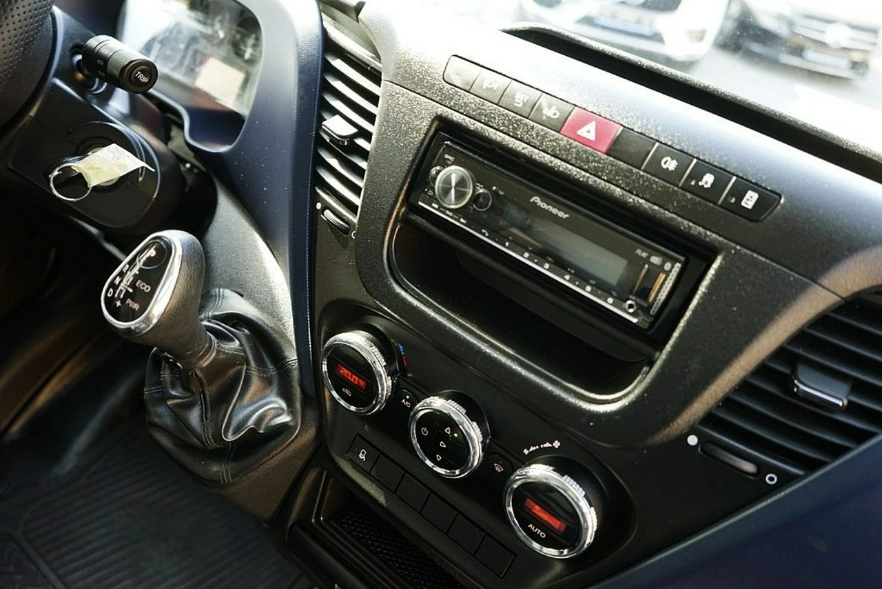 Iveco Daily 35S14 - Zdjęcie 23