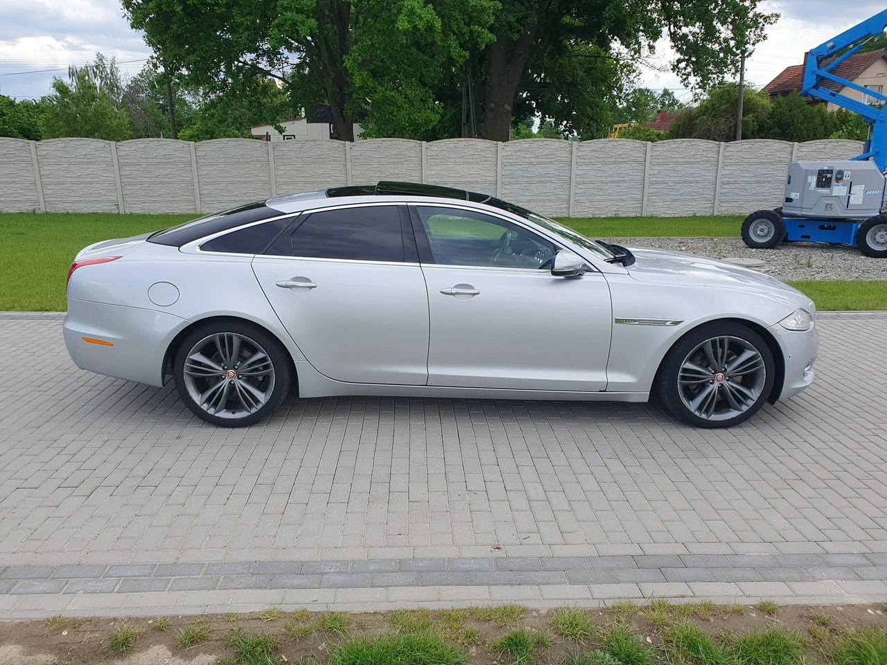 Jaguar XJ - Zdjęcie 9