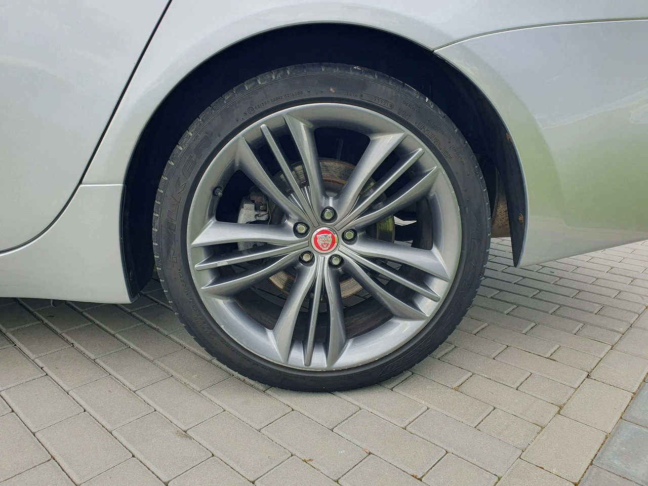 Jaguar XJ - Zdjęcie 13