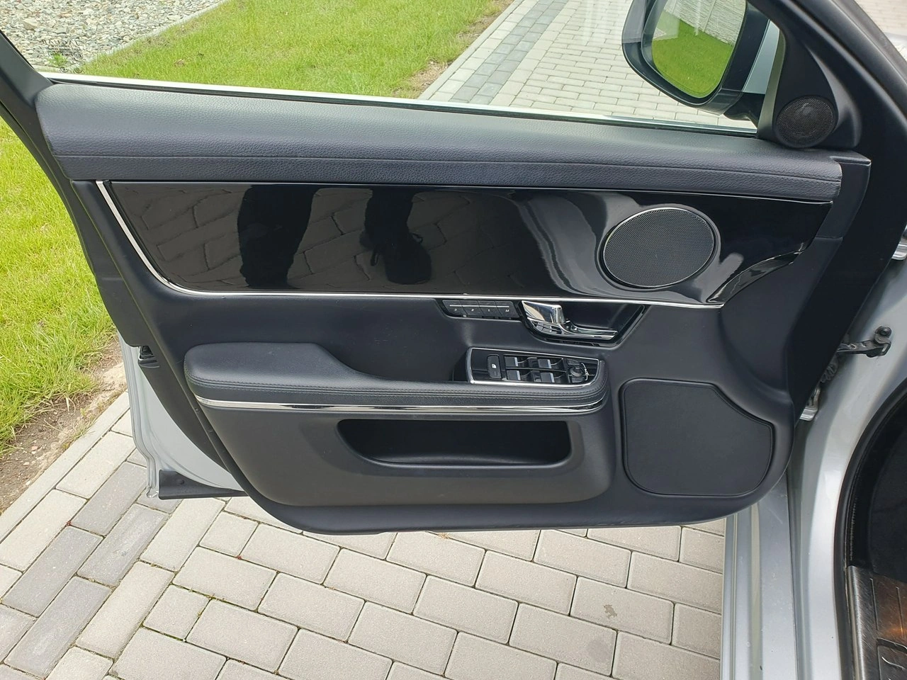 Jaguar XJ - Zdjęcie 18