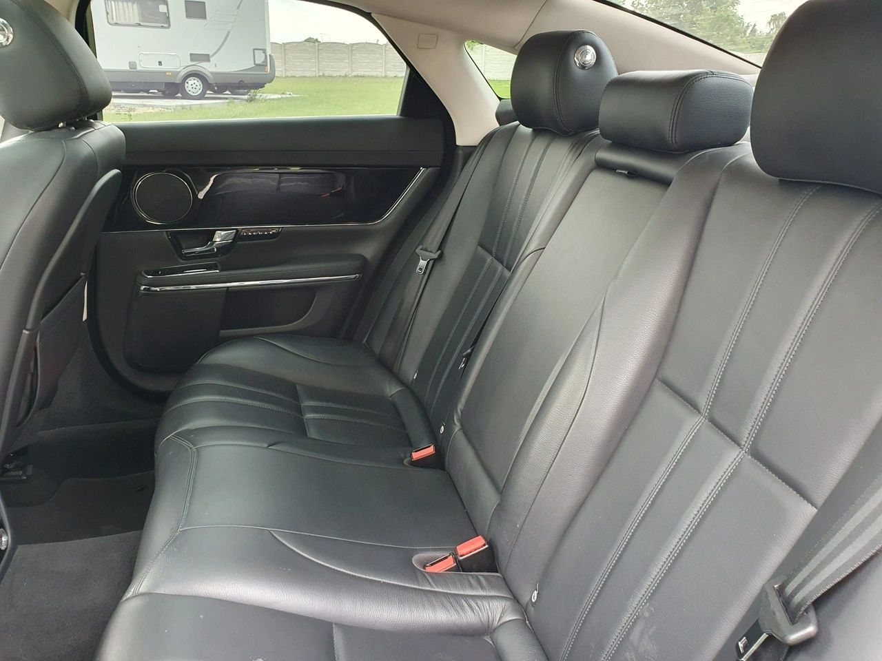 Jaguar XJ - Zdjęcie 19