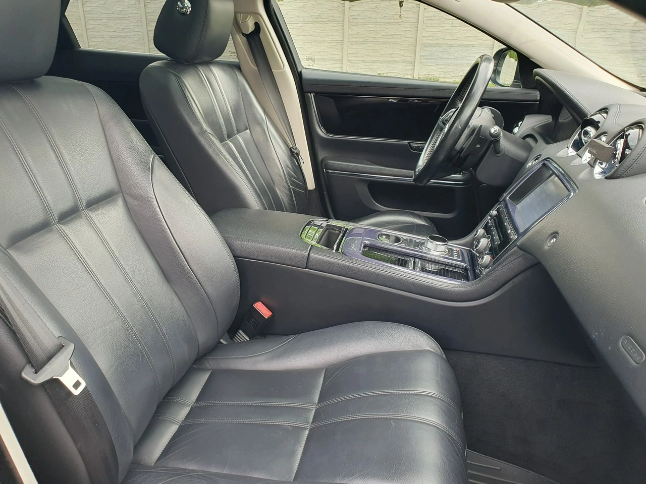 Jaguar XJ - Zdjęcie 22