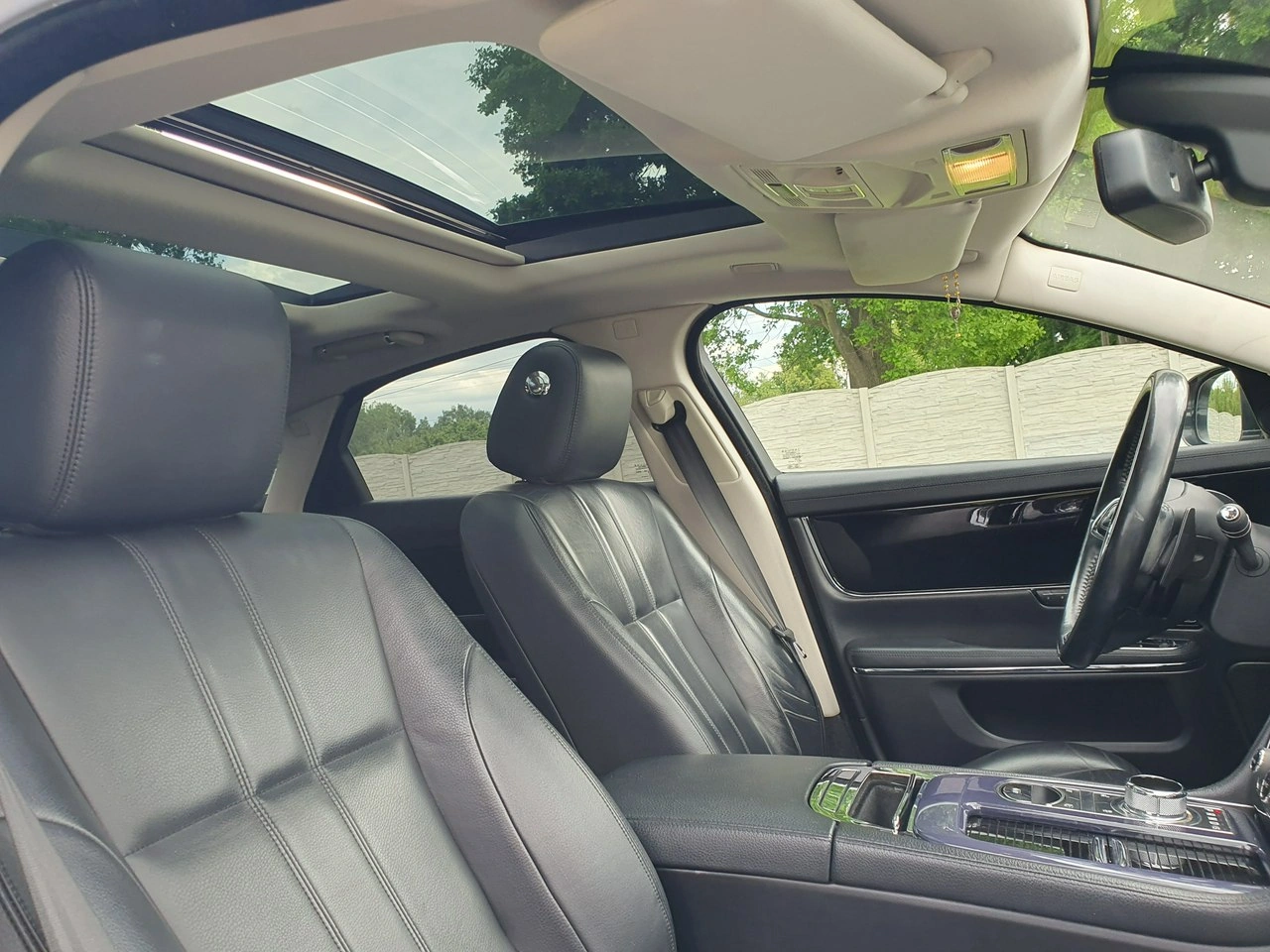 Jaguar XJ - Zdjęcie 23