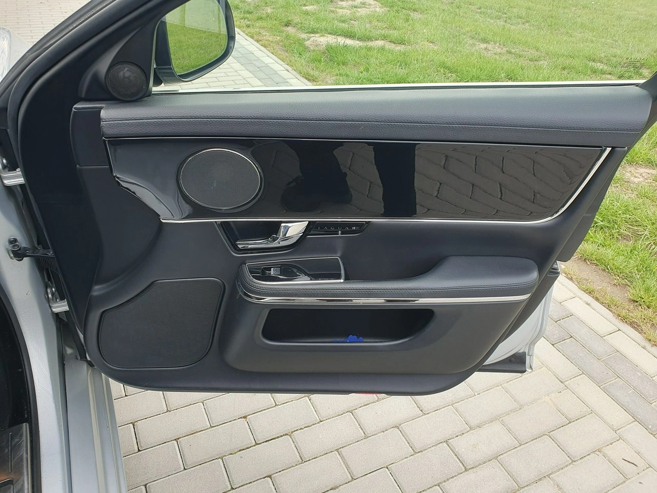 Jaguar XJ - Zdjęcie 24